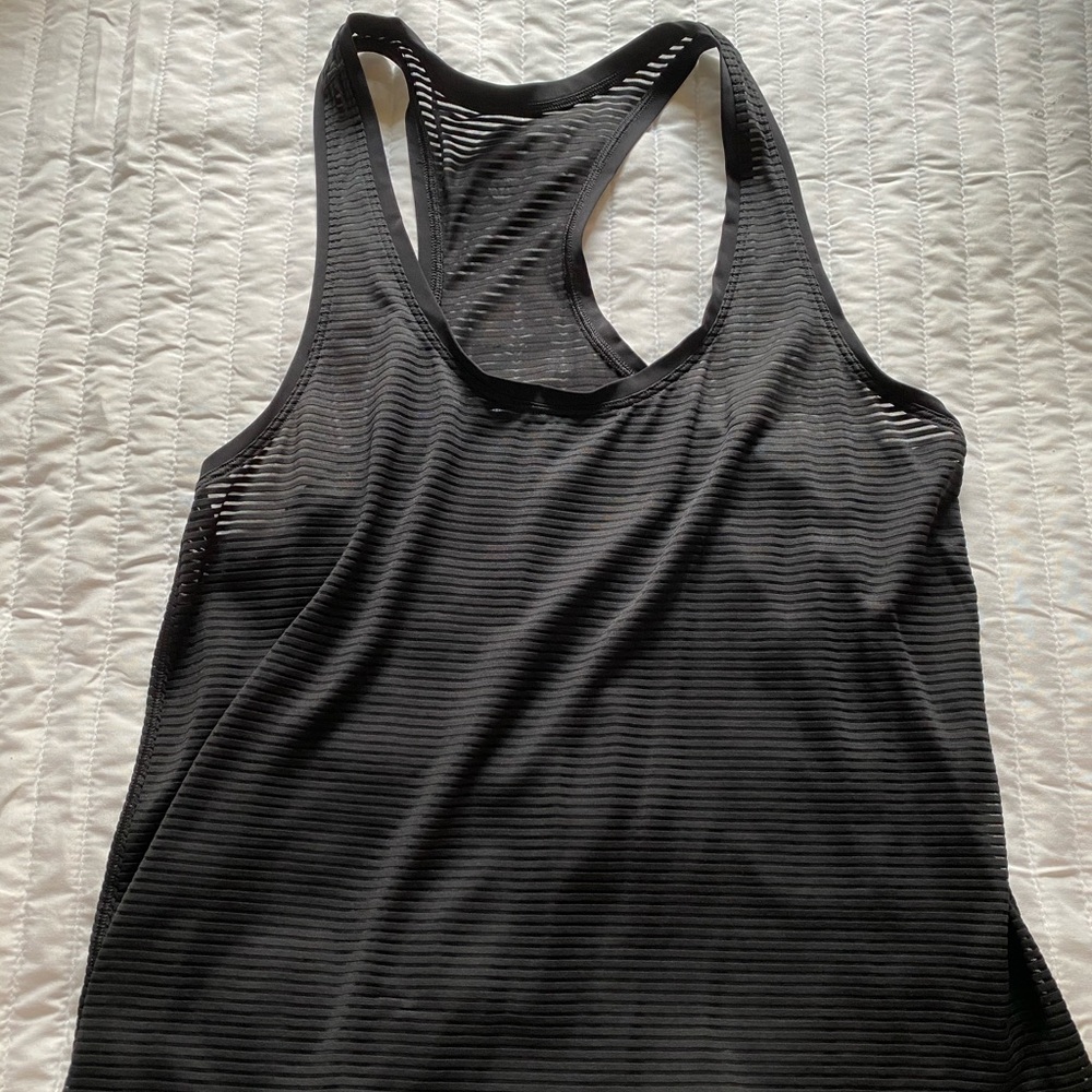 Black striped lululemon tank size 6